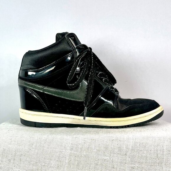 Nike Force High Top Sneakers Women’s Size 8 Black Glossy Classic Streetwear - Picture 3 of 16